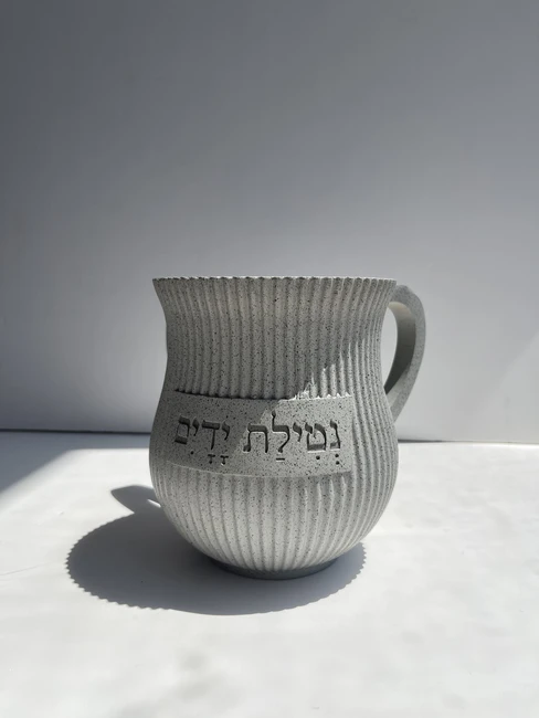 נטלה מהודרת מפולימר דגם "אפור בטון"