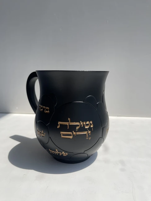 נטלה מהודרת מפולימר דגם "עיטורים"